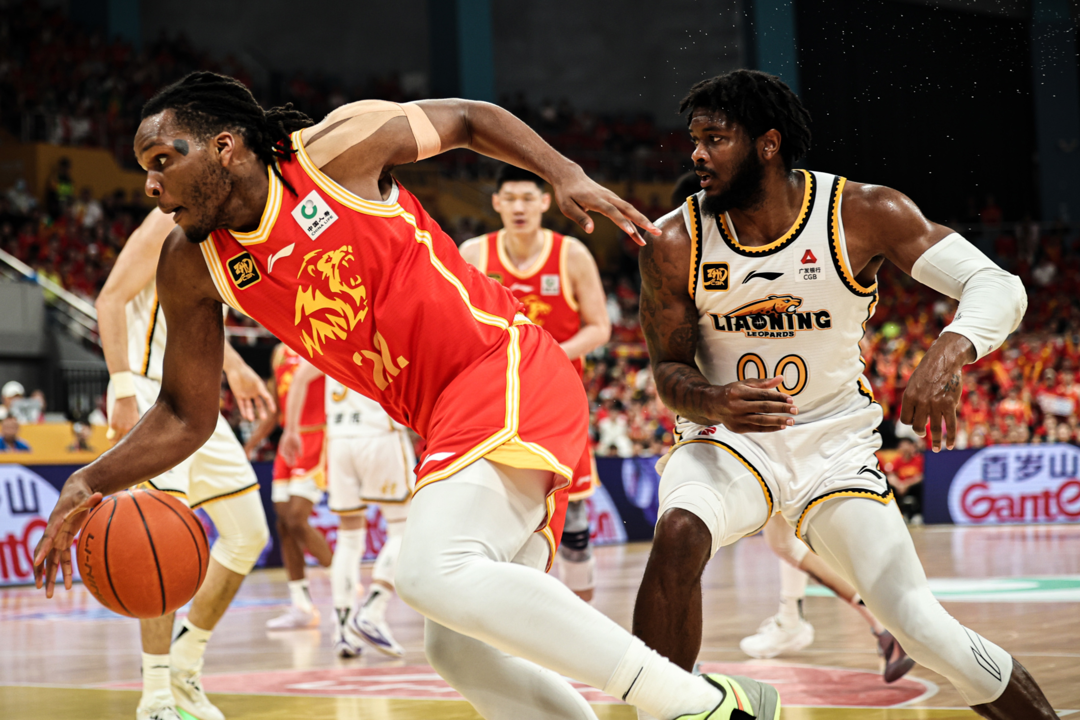 爱游戏官网网页版入口包含冲刺阶段广厦男篮刷新队史纪录：法甲节点到来，更衣室稳定，身体对抗强度拉满的词条