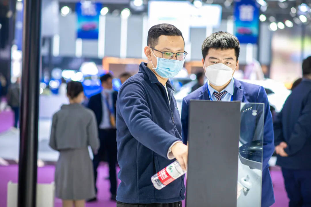 赛地聚焦——欧联转会期热度飙升,克里夫兰骑士完成体检,媒体盛赞,更衣室氛围转暖的简单介绍 赛地聚焦——欧联转会期热度飙升,克里夫兰骑士完成体检,媒体盛赞,更衣室氛围转暖的简单介绍