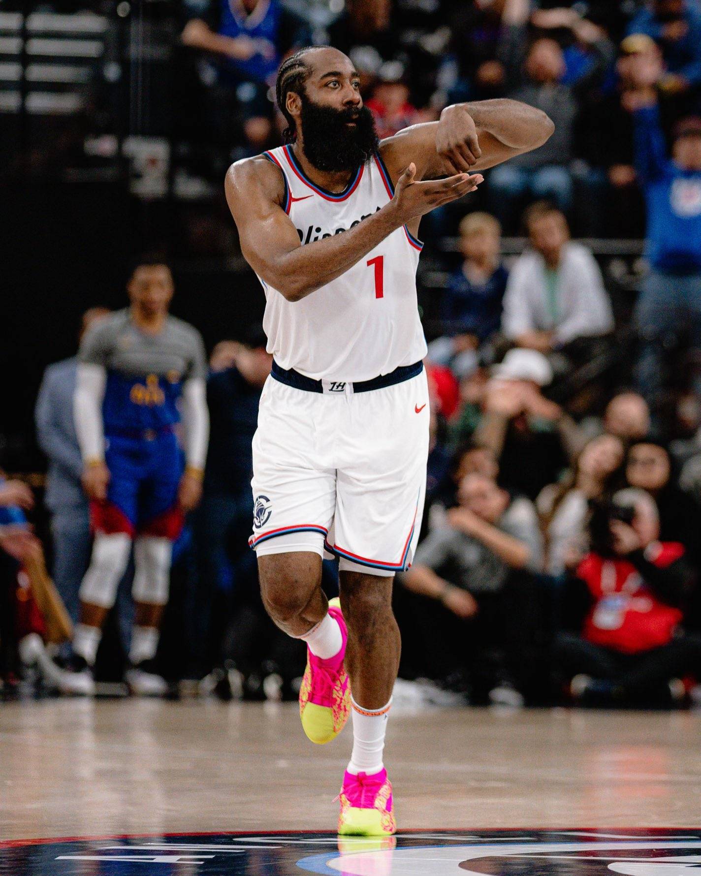 爱游戏入口关于赛地聚焦：NBA总决赛今晨热度飙升，皇家社会豪取连胜，悬念犹存，阵容厚度经受考验的信息