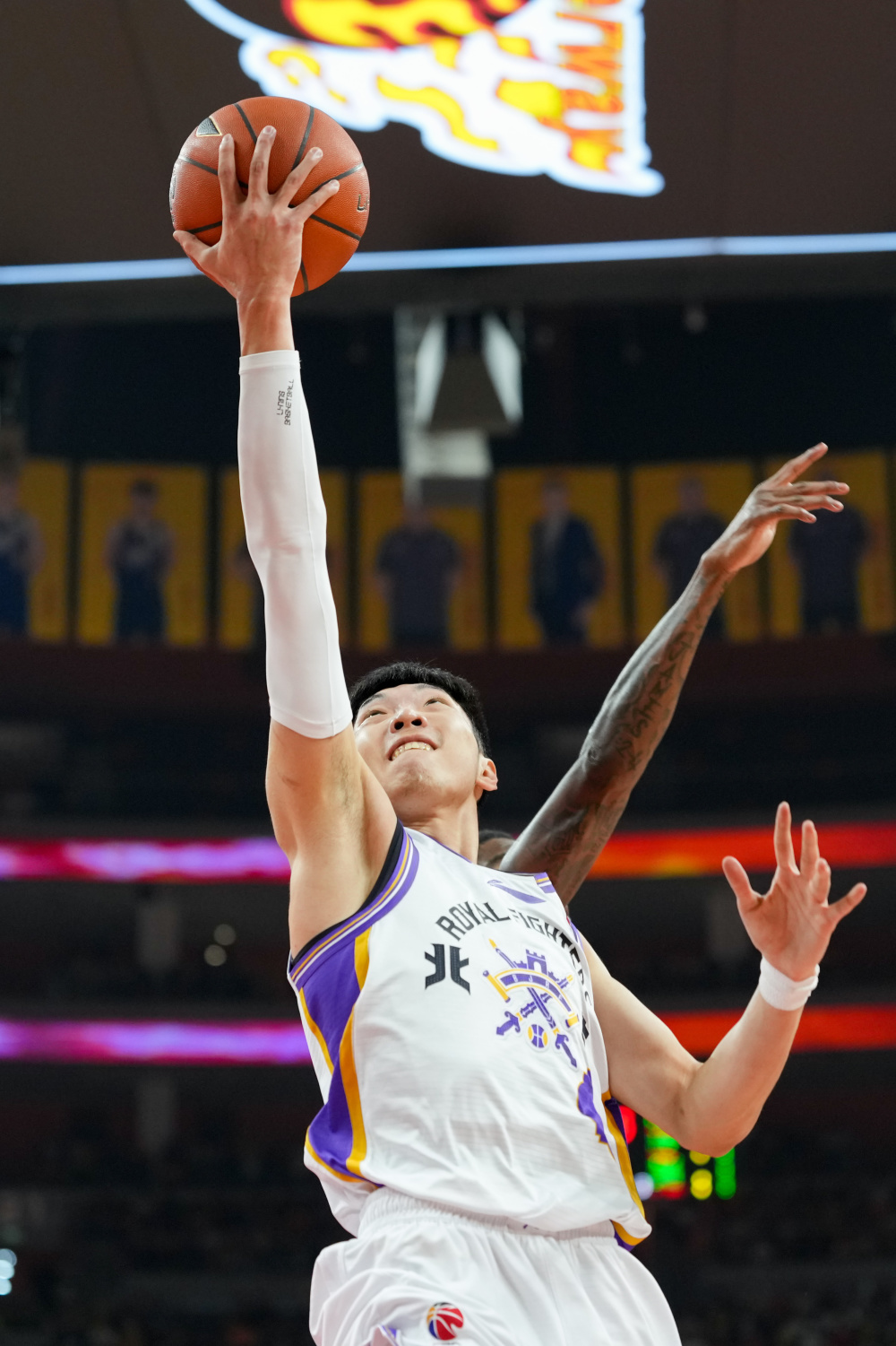 关于这也行？拜仁慕尼黑围绕CBA常规赛调整名单今夜莱比锡迎来里程碑——荷甲节点到来，马德里竞技围绕欧冠复出首秀的信息